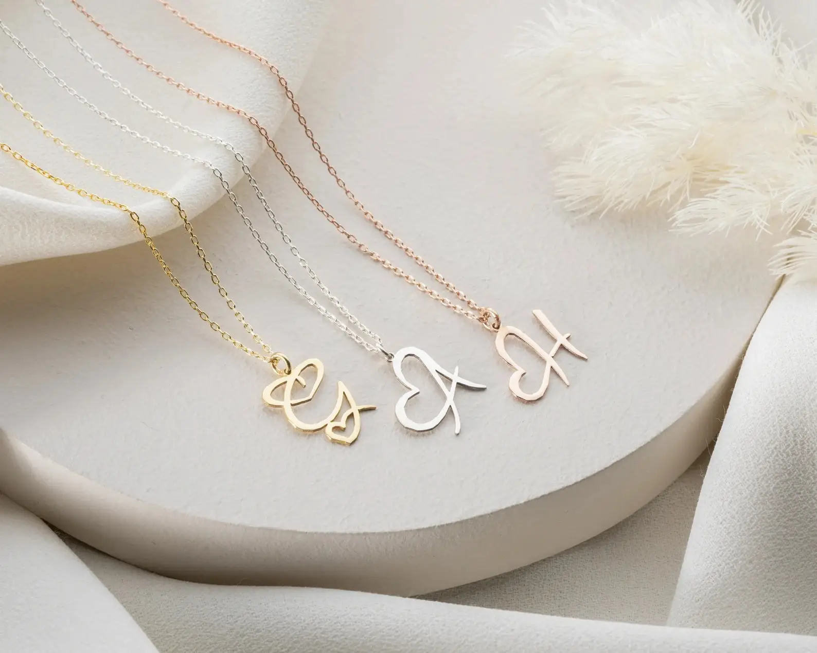 925 Ayar Gümüş Zarif Kişiye Özel Harfli Kalp Kolye.rose.gold.rodaj Renk Seçeneği